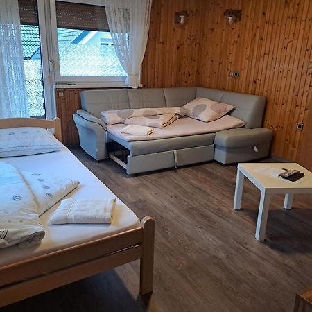 Kiara Rooms Jesenice Exterior foto
